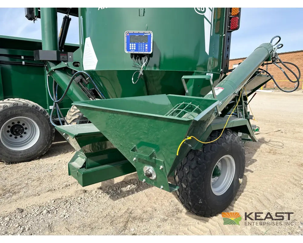 Art’s Way 6140 Cattle Maxx Roller Mill Mixer 140 Bushel Tank 20’’ Roller Mill Feed Auger Grinder Mixers