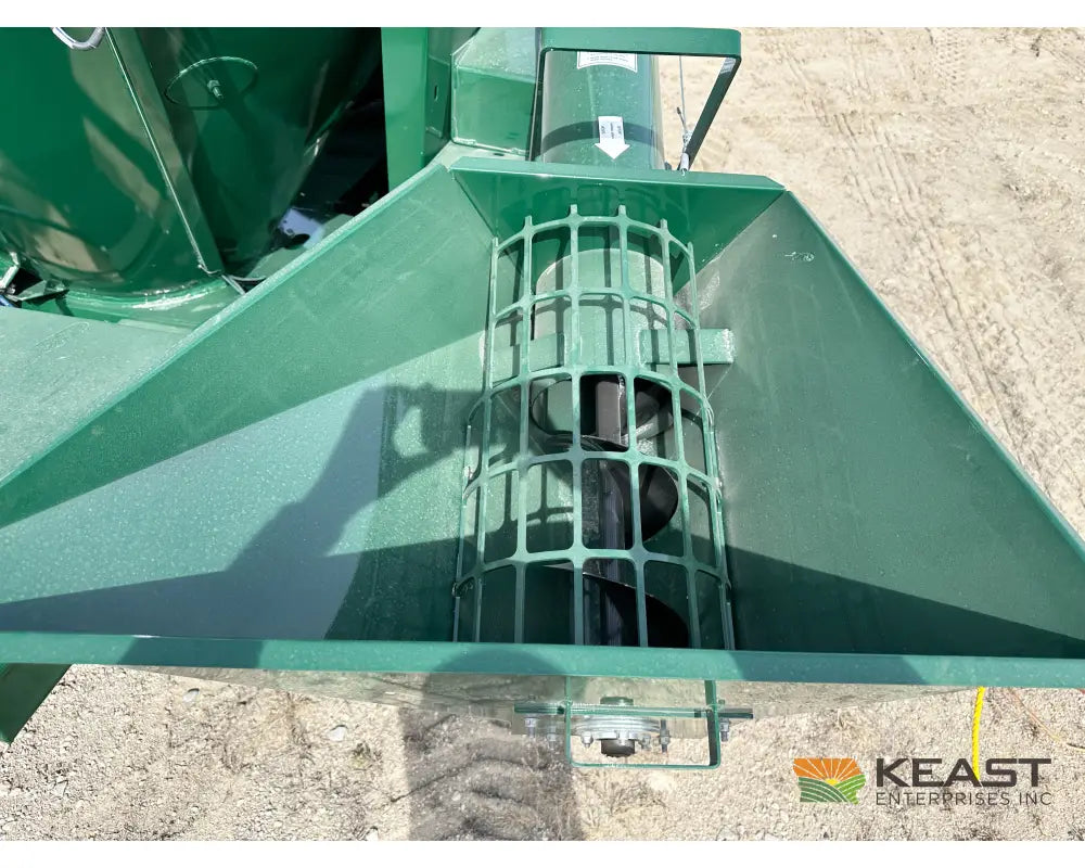 Art’s Way 6140 Cattle Maxx Roller Mill Mixer 140 Bushel Tank 20’’ Roller Mill Feed Auger Grinder Mixers