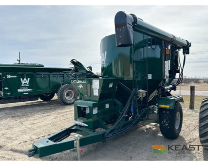 Art’s Way 6140 Cattle Maxx Roller Mill Mixer 140 Bushel Tank 20’’ Roller Mill Feed Auger Grinder Mixers