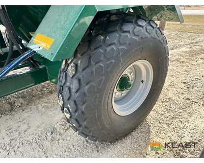 Art’s Way 6140 Cattle Maxx Roller Mill Mixer 140 Bushel Tank 20’’ Roller Mill Feed Auger Grinder Mixers