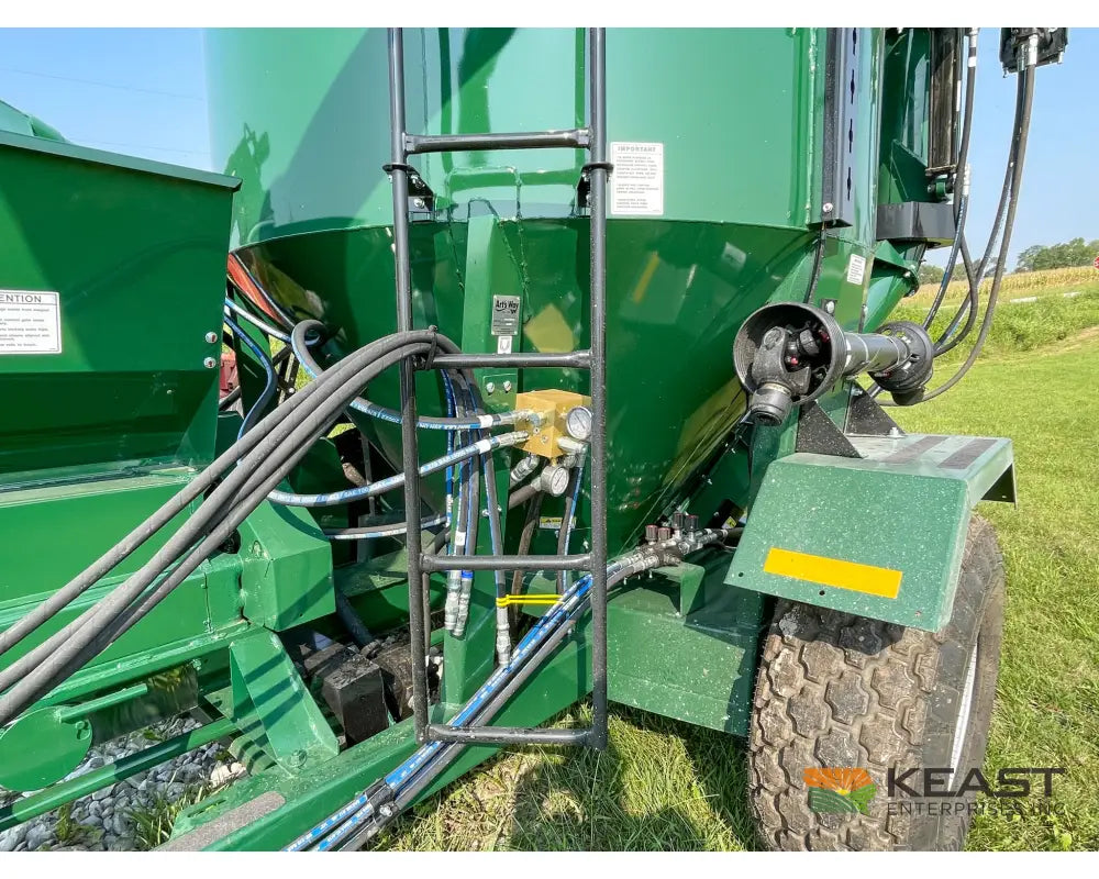 Art’s Way 6140 Grinder Mixer – 140 Bushel Tank 20’’ Hammer Mill Feed Auger Grinder Mixers