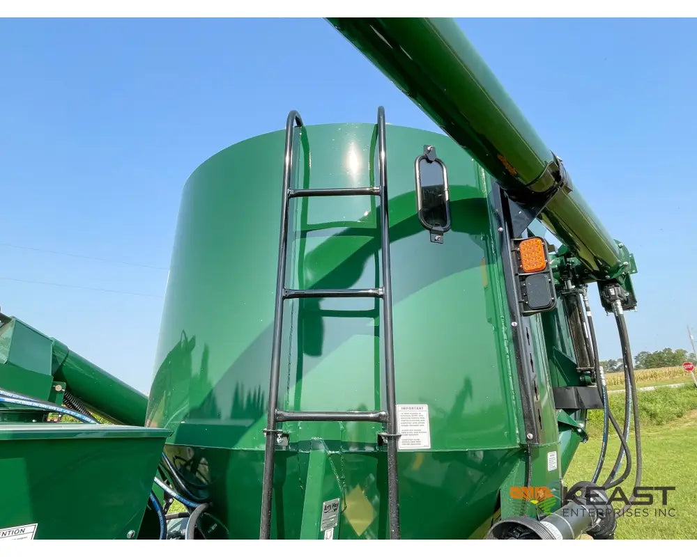 Art’s Way 6140 Grinder Mixer – 140 Bushel Tank 20’’ Hammer Mill Feed Auger Grinder Mixers