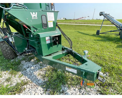 Art’s Way 6140 Grinder Mixer – 140 Bushel Tank 20’’ Hammer Mill Feed Auger Grinder Mixers