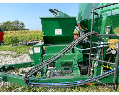 Art’s Way 6140 Grinder Mixer – 140 Bushel Tank 20’’ Hammer Mill Feed Auger Grinder Mixers
