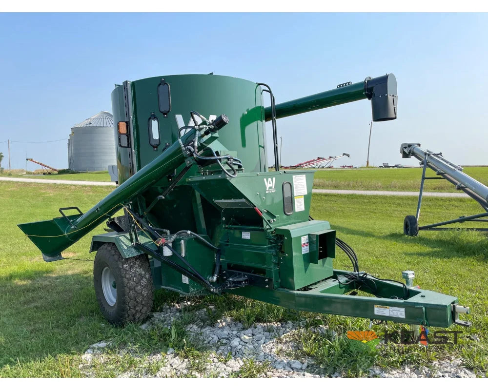 Art's Way 6140 grinder mixer with hammer mill