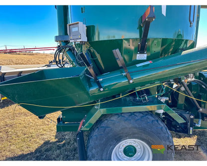 Art’s Way 7165 Grinder Mixer – 165 Bushel Tank 30’’ Roller Mill Feed Auger Grinder Mixers