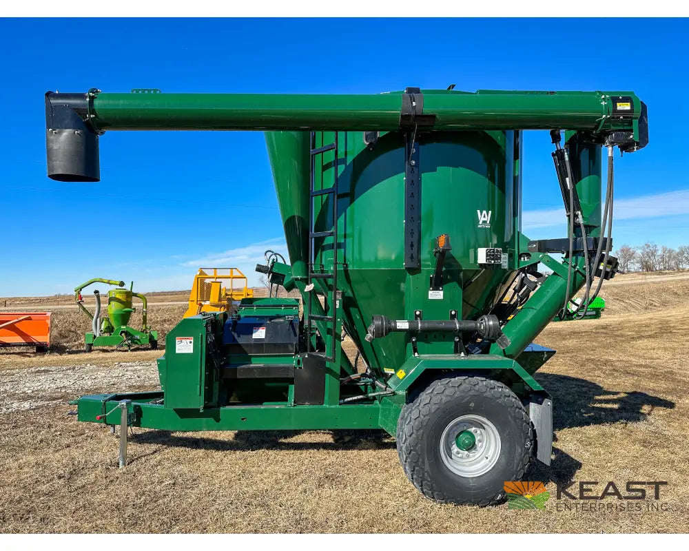 Art’s Way 7165 Grinder Mixer – 165 Bushel Tank 30’’ Roller Mill Feed Auger Grinder Mixers