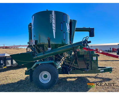 Art’s Way 7165 Grinder Mixer – 165 Bushel Tank 30’’ Roller Mill Feed Auger Grinder Mixers