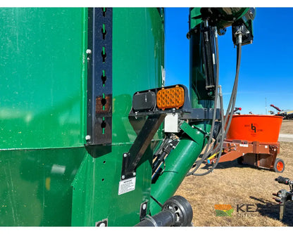 Art’s Way 7165 Grinder Mixer – 165 Bushel Tank 30’’ Roller Mill Feed Auger Grinder Mixers