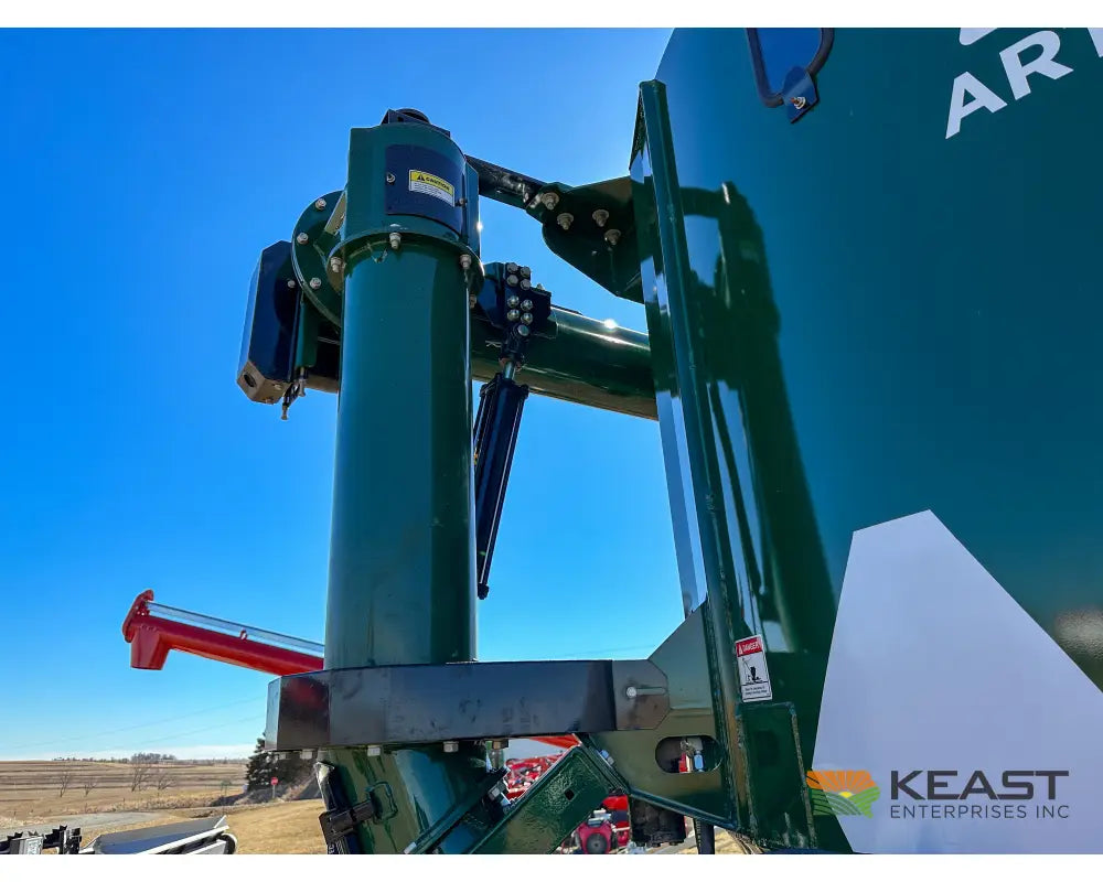 Art’s Way 7165 Grinder Mixer – 165 Bushel Tank 30’’ Roller Mill Feed Auger Grinder Mixers