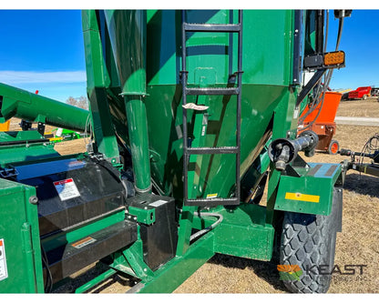 Art’s Way 7165 Grinder Mixer – 165 Bushel Tank 30’’ Roller Mill Feed Auger Grinder Mixers