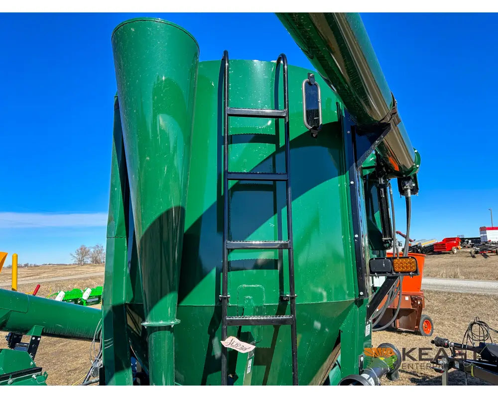 Art’s Way 7165 Grinder Mixer – 165 Bushel Tank 30’’ Roller Mill Feed Auger Grinder Mixers