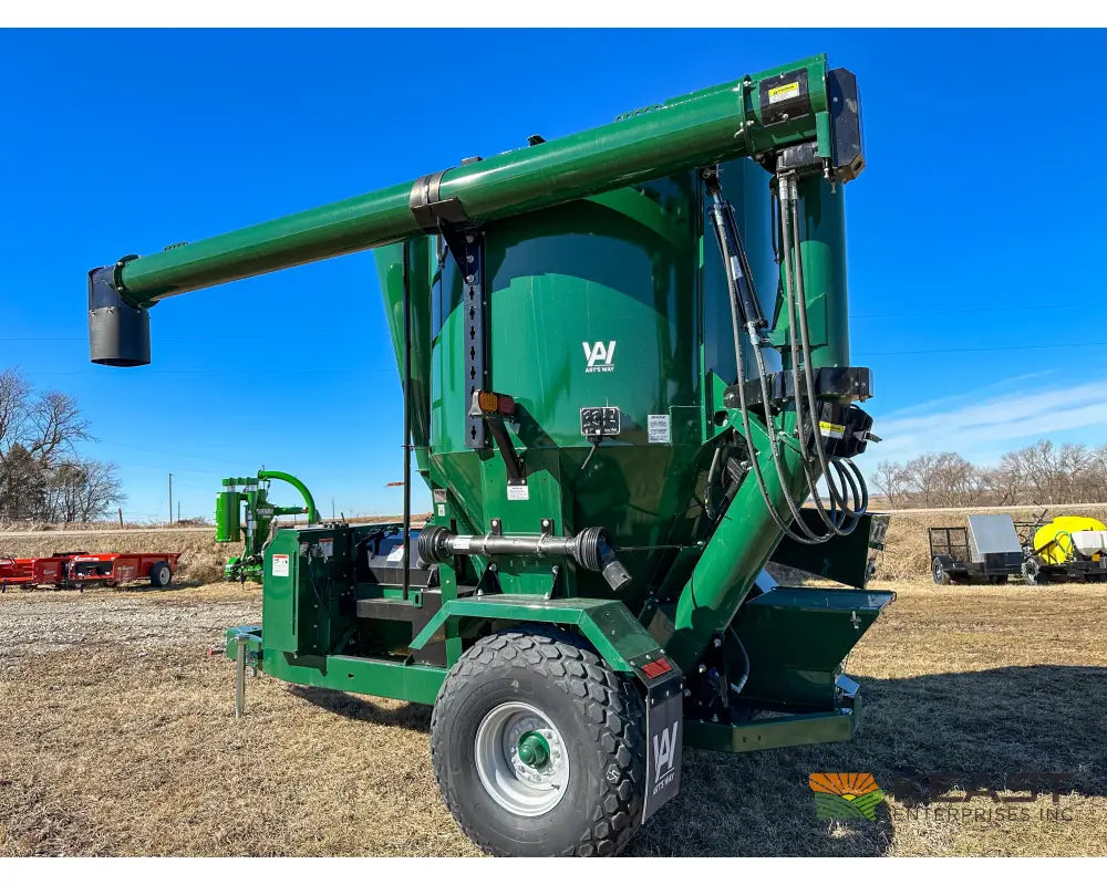 Art’s Way 7165 Grinder Mixer – 165 Bushel Tank 30’’ Roller Mill Feed Auger Grinder Mixers