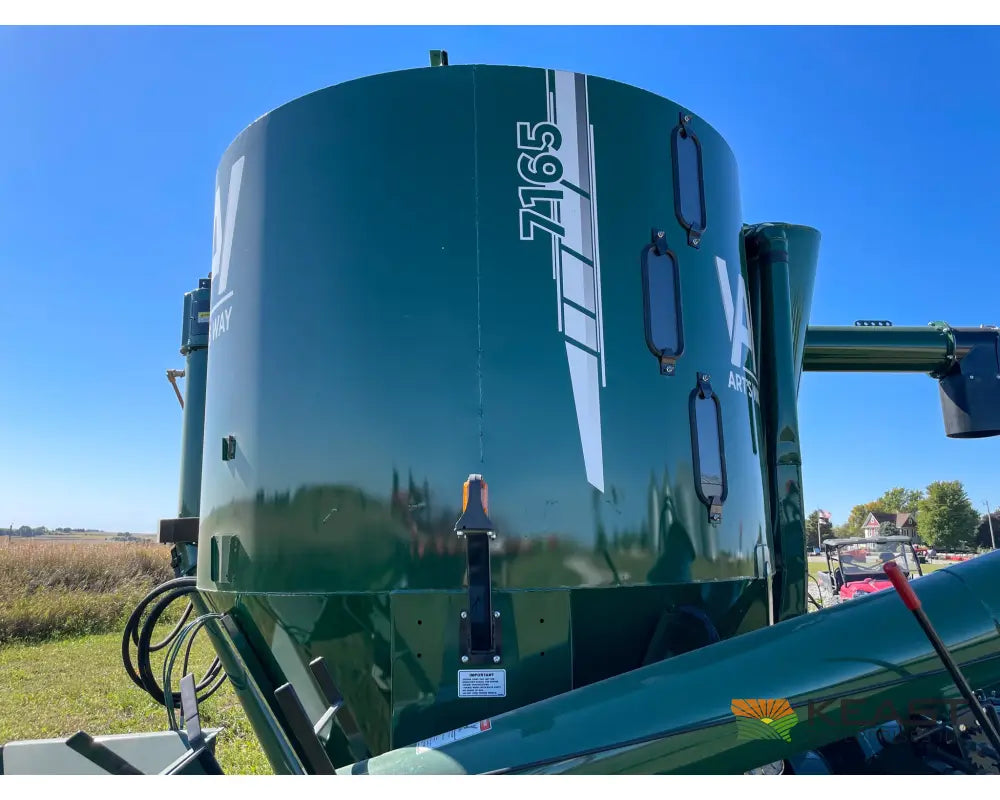 Art’s Way 7165 Grinder Mixer 165 Bushel Tank 26’’ Hammer Mill Feed Auger Grinder Mixers