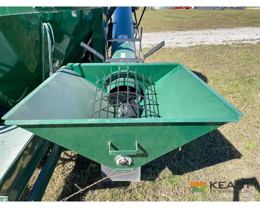 Art’s Way 7165 Grinder Mixer 165 Bushel Tank 26’’ Hammer Mill Feed Auger Grinder Mixers