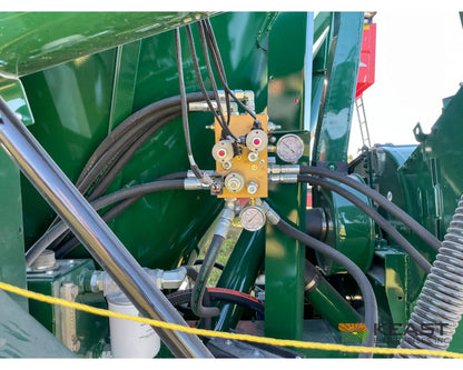 Art’s Way 7165 Grinder Mixer 165 Bushel Tank 26’’ Hammer Mill Feed Auger Grinder Mixers