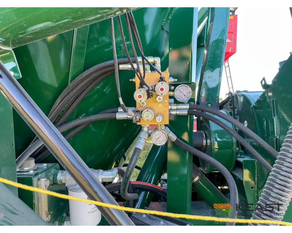 Art’s Way 7165 Grinder Mixer 165 Bushel Tank 26’’ Hammer Mill Feed Auger Grinder Mixers