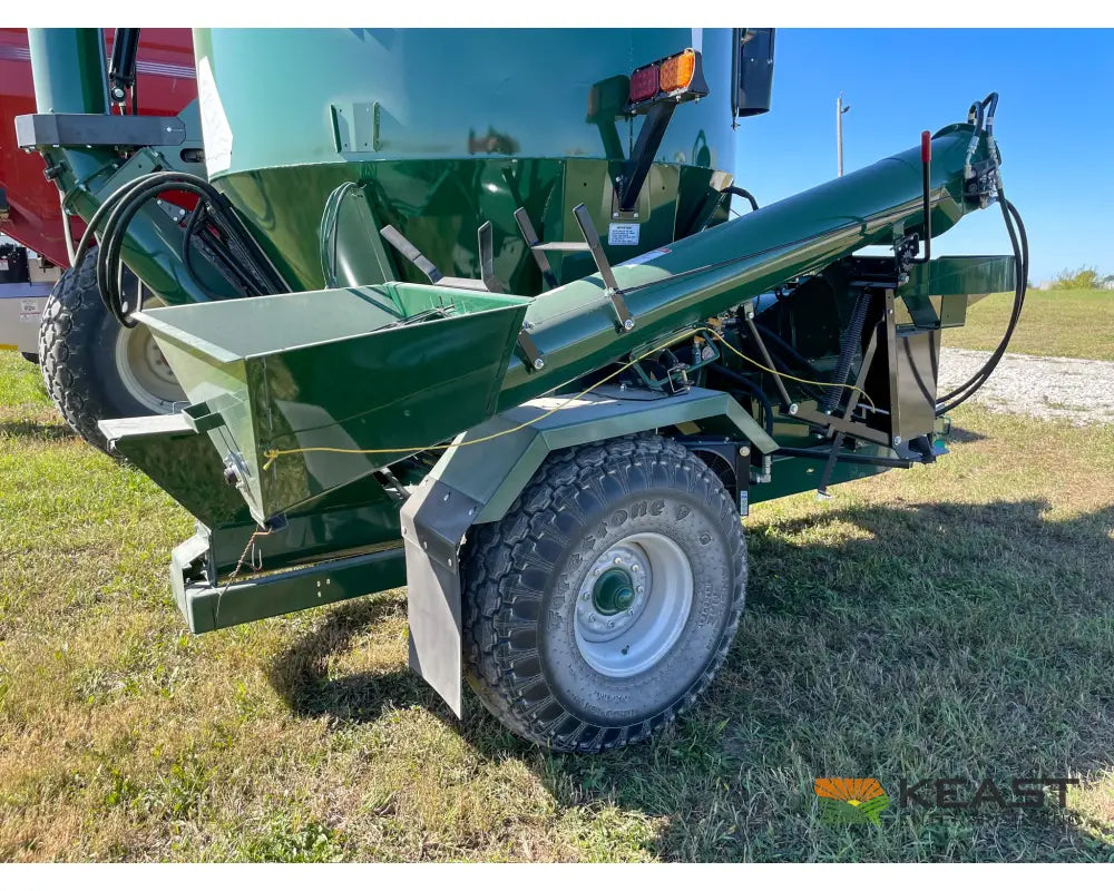 Art’s Way 7165 Grinder Mixer 165 Bushel Tank 26’’ Hammer Mill Feed Auger Grinder Mixers