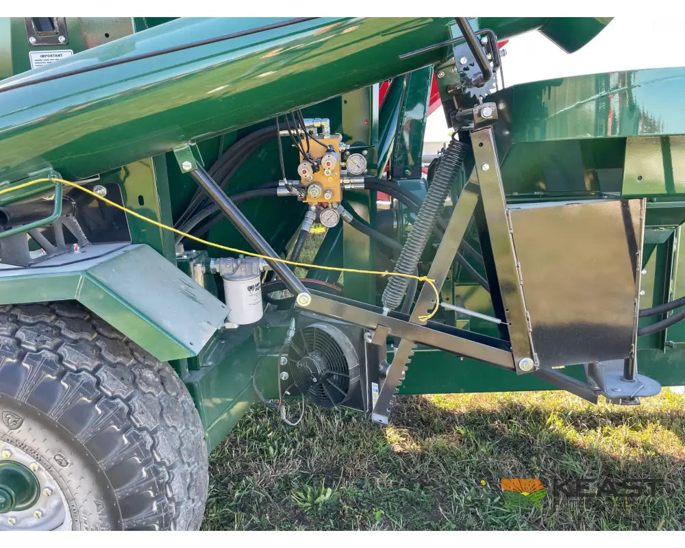 Art’s Way 7165 Grinder Mixer 165 Bushel Tank 26’’ Hammer Mill Feed Auger Grinder Mixers