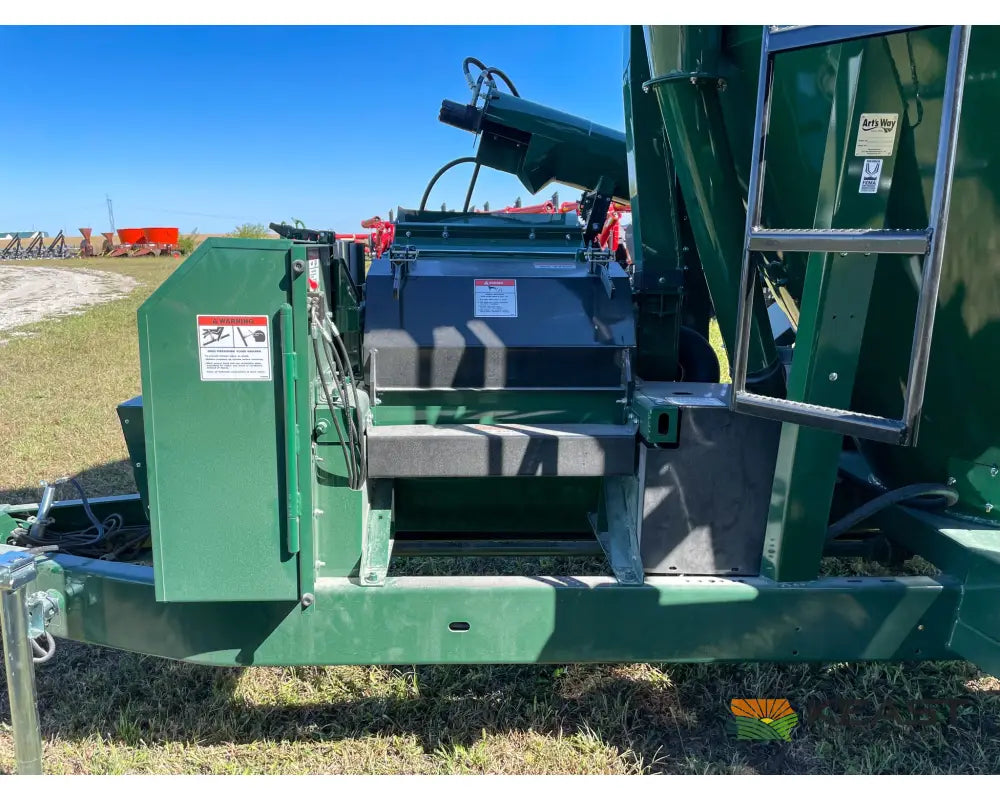 Art’s Way 7165 Grinder Mixer 165 Bushel Tank 26’’ Hammer Mill Feed Auger Grinder Mixers