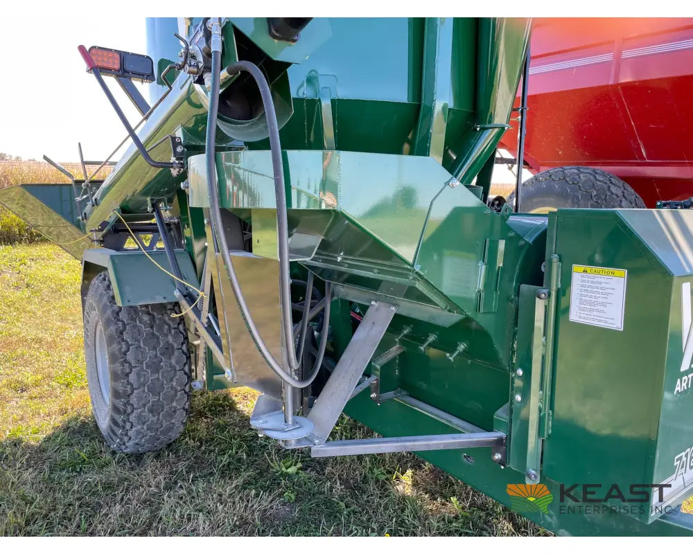 Art’s Way 7165 Grinder Mixer 165 Bushel Tank 26’’ Hammer Mill Feed Auger Grinder Mixers