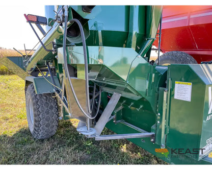 Art’s Way 7165 Grinder Mixer 165 Bushel Tank 26’’ Hammer Mill Feed Auger Grinder Mixers