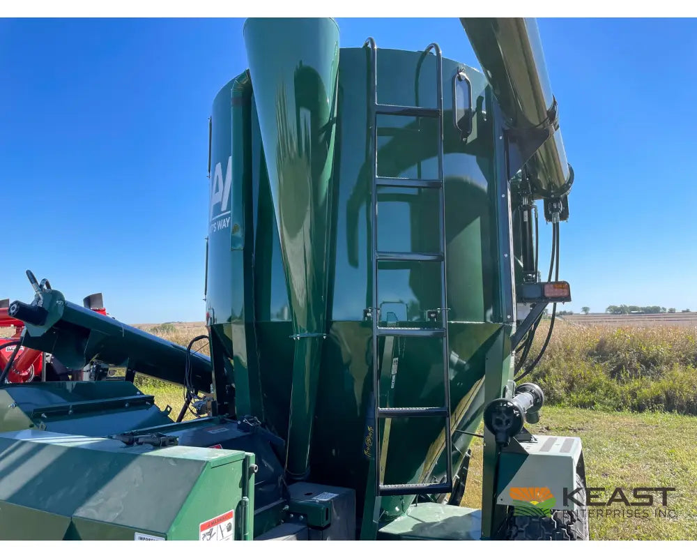 Art’s Way 7165 Grinder Mixer 165 Bushel Tank 26’’ Hammer Mill Feed Auger Grinder Mixers