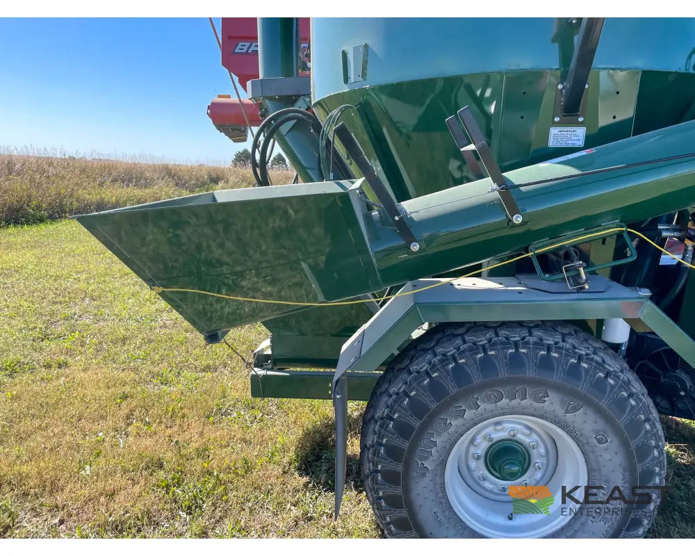 Art’s Way 7165 Grinder Mixer 165 Bushel Tank 26’’ Hammer Mill Feed Auger Grinder Mixers