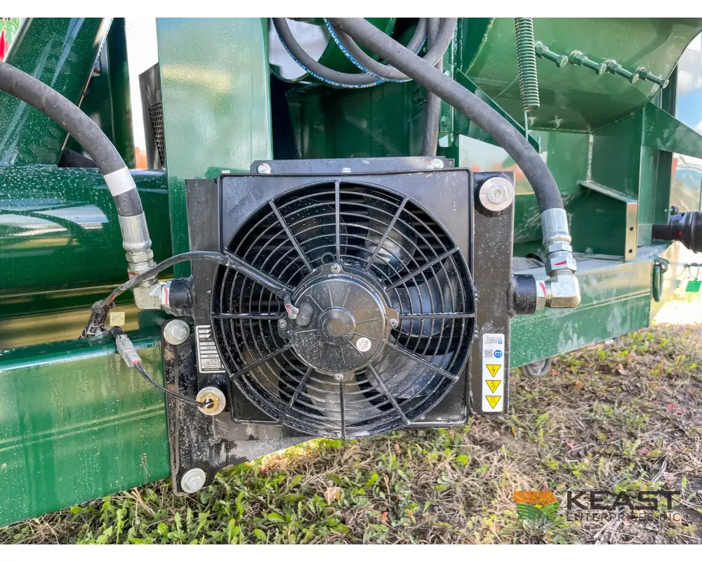 Art’s Way 8215 Grinder Mixer 215 Bushel Tank 26’’ Hammer Mill Feed Auger Grinder Mixers