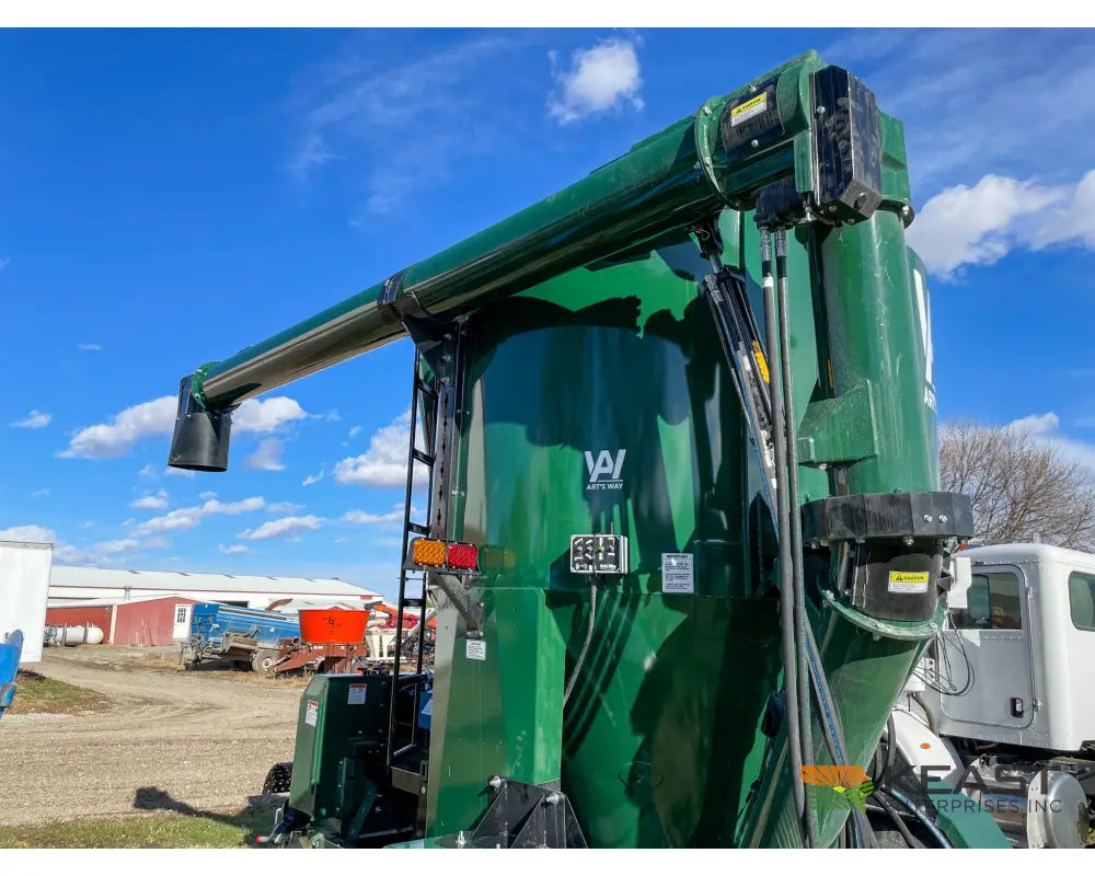 Art’s Way 8215 Grinder Mixer 215 Bushel Tank 26’’ Hammer Mill Feed Auger Grinder Mixers