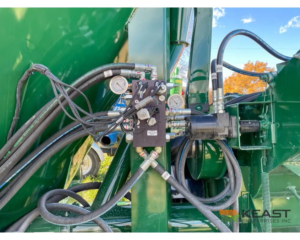 Art’s Way 8215 Grinder Mixer 215 Bushel Tank 26’’ Hammer Mill Feed Auger Grinder Mixers