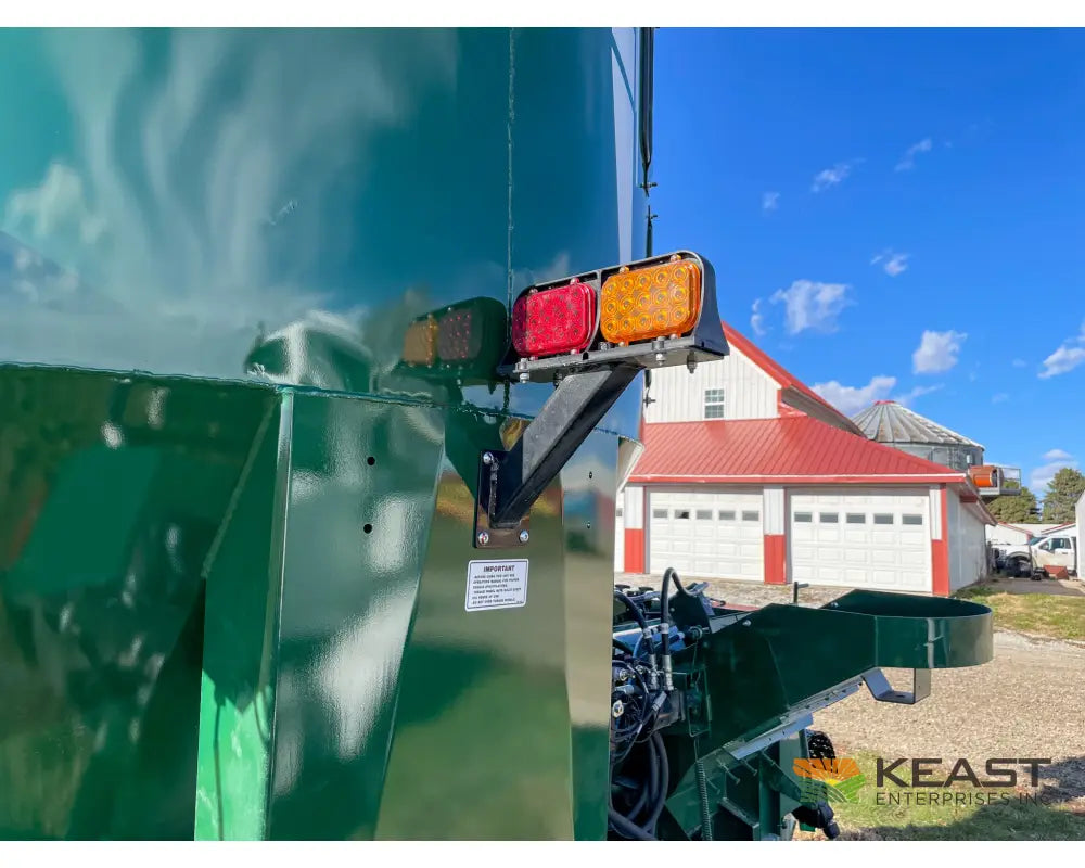 Art’s Way 8215 Grinder Mixer 215 Bushel Tank 26’’ Hammer Mill Feed Auger Grinder Mixers