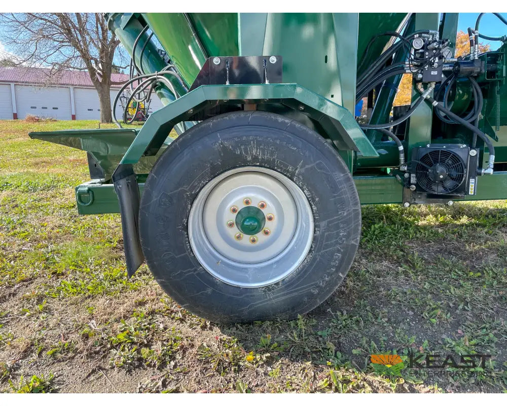 Art’s Way 8215 Grinder Mixer 215 Bushel Tank 26’’ Hammer Mill Feed Auger Grinder Mixers