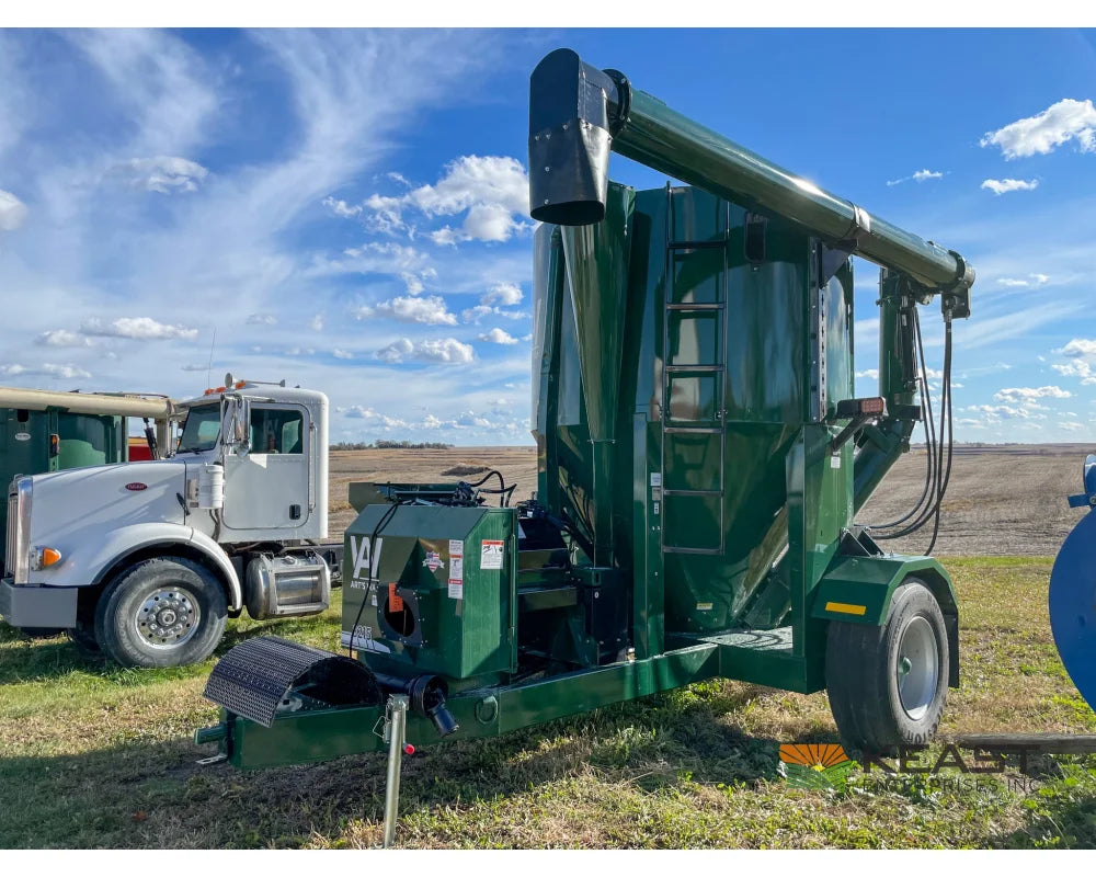 Art’s Way 8215 Grinder Mixer 215 Bushel Tank 26’’ Hammer Mill Feed Auger Grinder Mixers