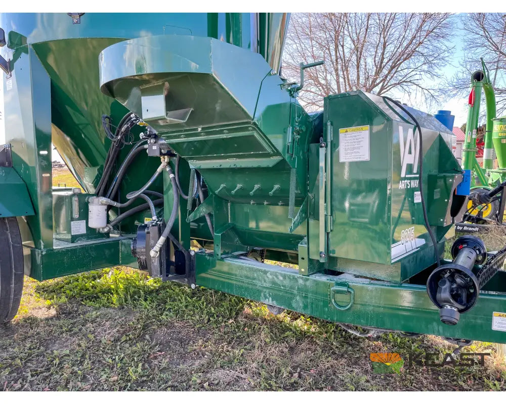 Art’s Way 8215 Grinder Mixer 215 Bushel Tank 26’’ Hammer Mill Feed Auger Grinder Mixers