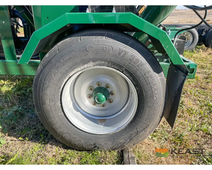 Art’s Way 8215 Grinder Mixer 215 Bushel Tank 26’’ Hammer Mill Feed Auger Grinder Mixers