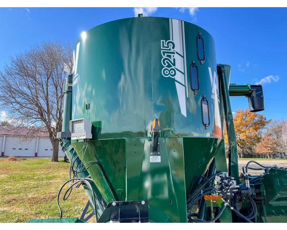 Art’s Way 8215 Grinder Mixer 215 Bushel Tank 26’’ Hammer Mill Feed Auger Grinder Mixers