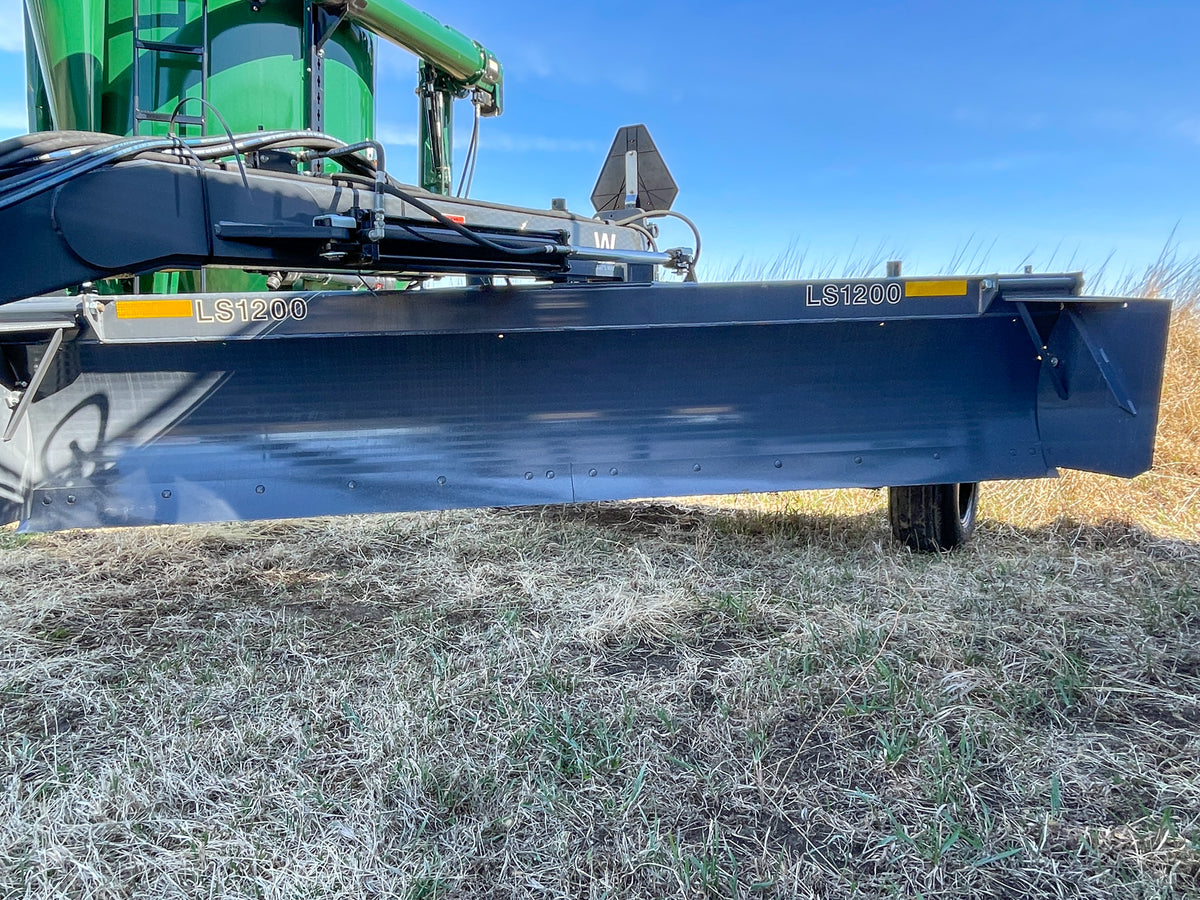 Art's Way LS1200 12-foot pull-type grader, Standard configuration, 12-foot blade face and cutting edge