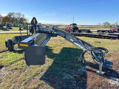 Art's Way LS1400 14-foot pull-type grader, Standard configuration, opposite front view and drawbar