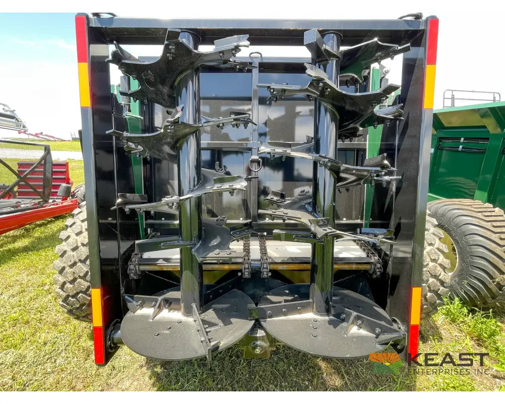 Art’s Way X700 Manure Spreader – 683 Cu Ft Heaped Capacity Vertical Beaters Manure Spreaders