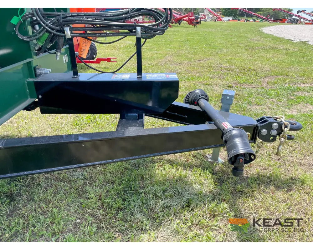 Art’s Way X700 Manure Spreader – 683 Cu Ft Heaped Capacity Vertical Beaters Manure Spreaders