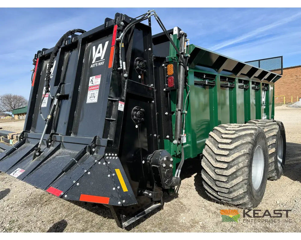 Art’s Way X900 Manure Spreader – 909 Cu Ft Heaped Capacity Vertical Beaters Manure Spreaders