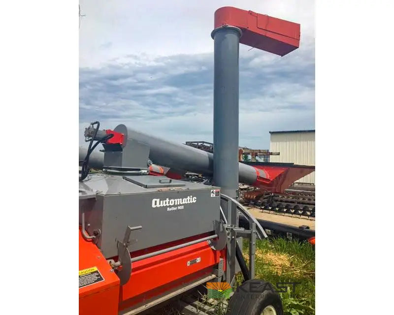 Automatic 3620 PTO Roller Mill - Feed Auger Discharge Auger Roller Mills
