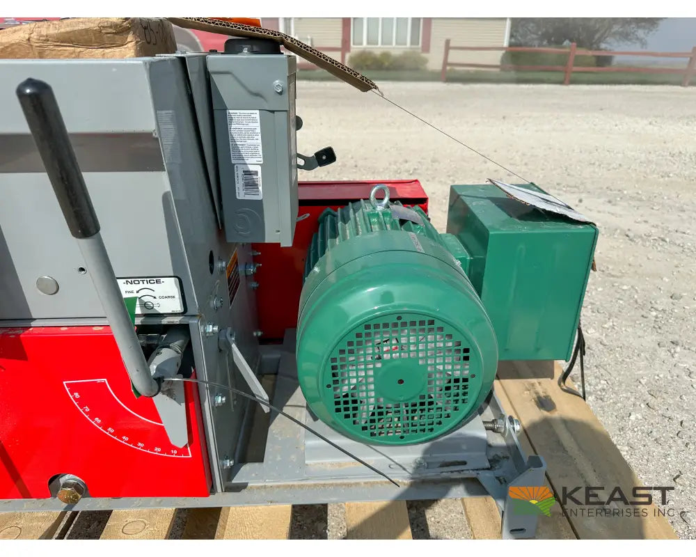 Automatic LPE500 Electric Roller Mill - 10 HP Motor Up to 450 Bushels Per Hour Roller Mills