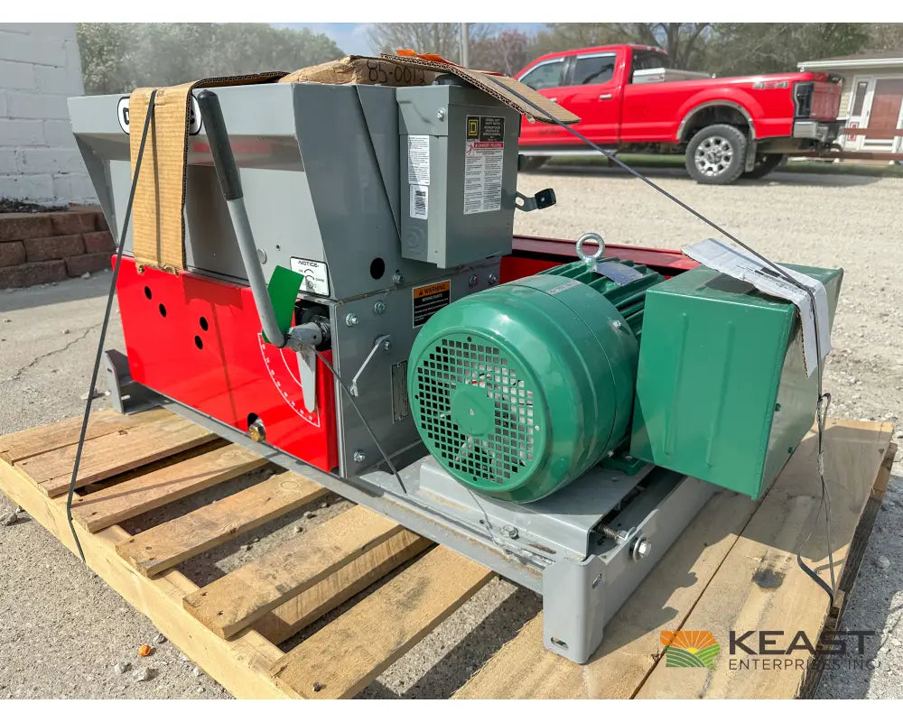 Automatic LPE500 Electric Roller Mill - 10 HP Motor Up to 450 Bushels Per Hour Roller Mills