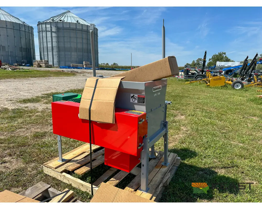 Automatic LPE700 Electric Roller Mill 10 HP Motor Up to 700 Bushels Per Hour Roller Mills