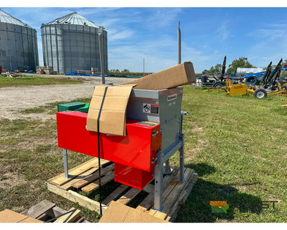 Automatic LPE700 Electric Roller Mill 10 HP Motor Up to 700 Bushels Per Hour Roller Mills