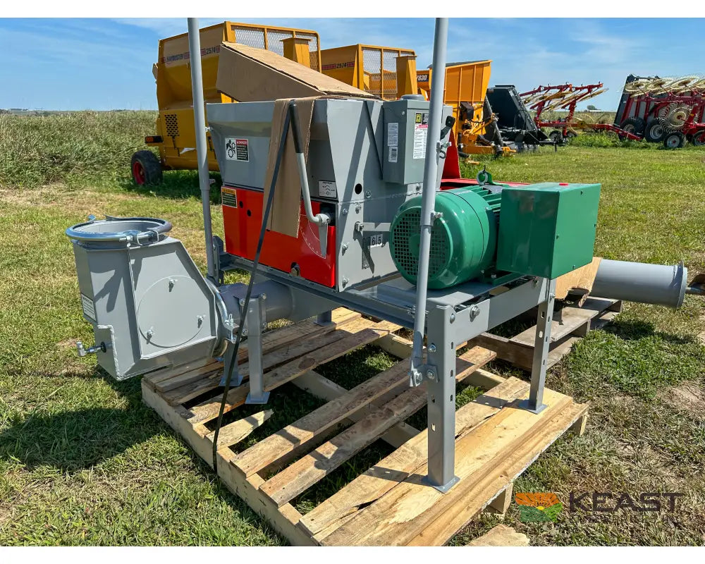 Automatic LPE700 Electric Roller Mill 10 HP Motor Up to 700 Bushels Per Hour Roller Mills