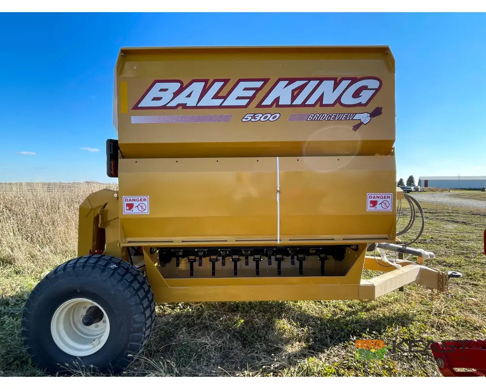 Bale King 5400 Bale Processor - 2 Bale Capacity Hydraulic Bale Roller Bale Processors