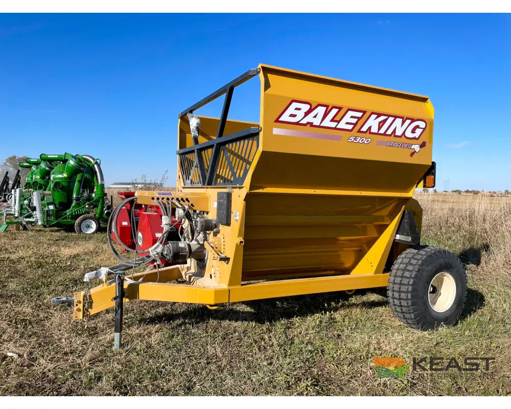 Bale King 5400 Bale Processor - 2 Bale Capacity Hydraulic Bale Roller Bale Processors